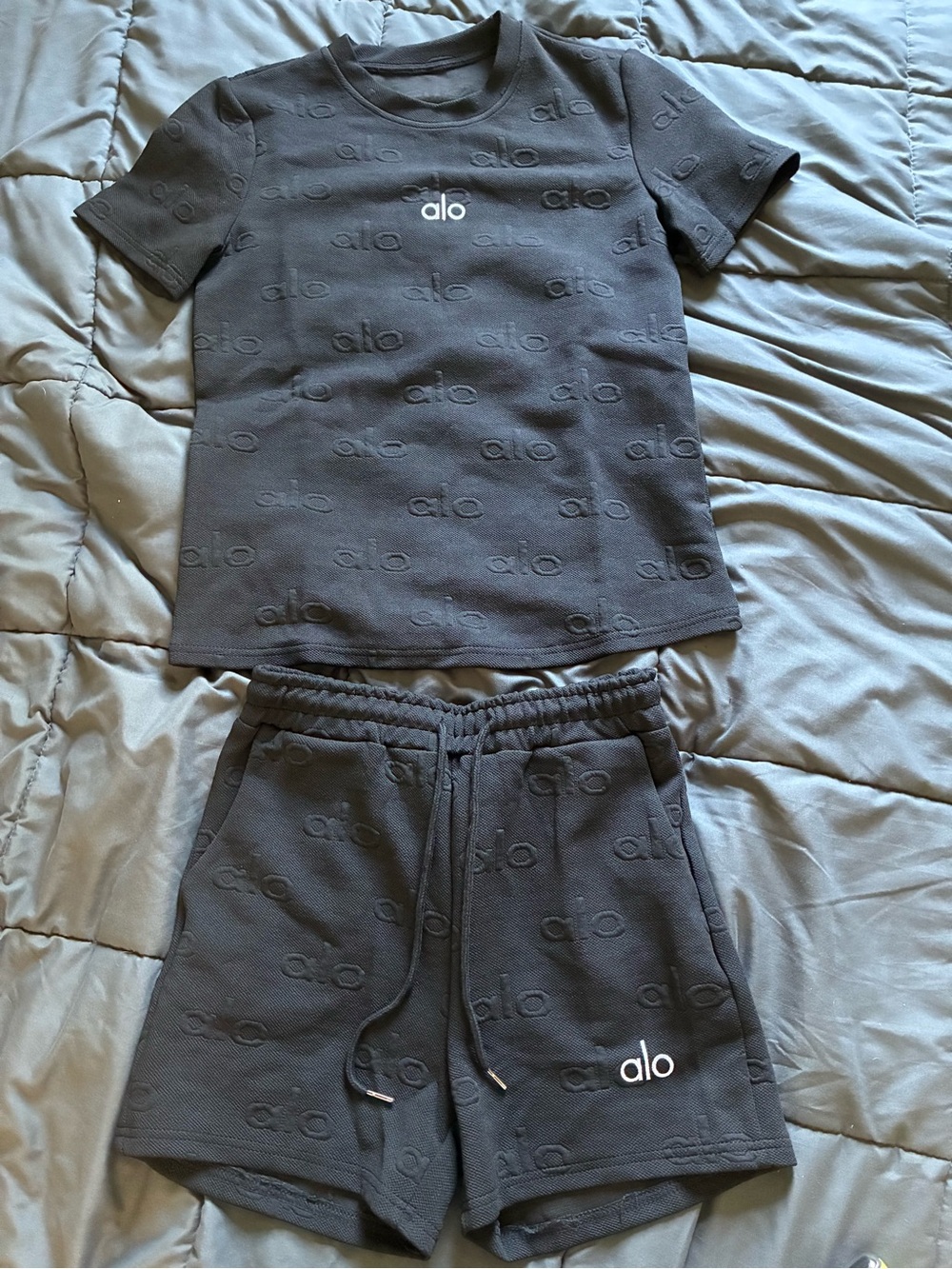 Alo Black Puff Print Set T-Shirt & Shorts Size Medium